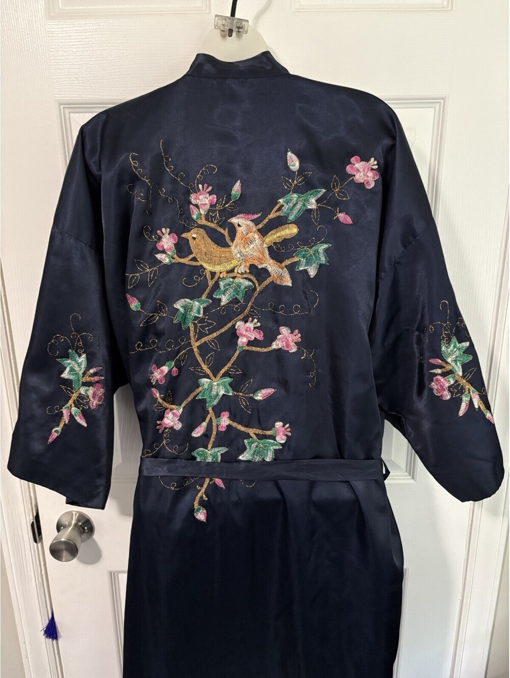 H N Women’s XL Black Satin Kimono Robe Embroidered Floral Bird Shawl Belted